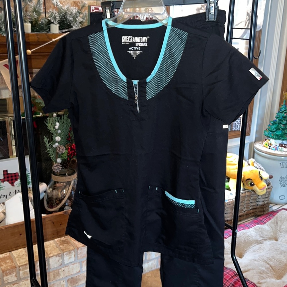 Grey’s Anatomy scrubs